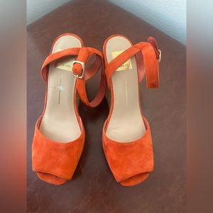 Dolce vita wedges dice 8.